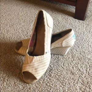 Toms Peep Tow Wedge Shoes.   Size W 8.5